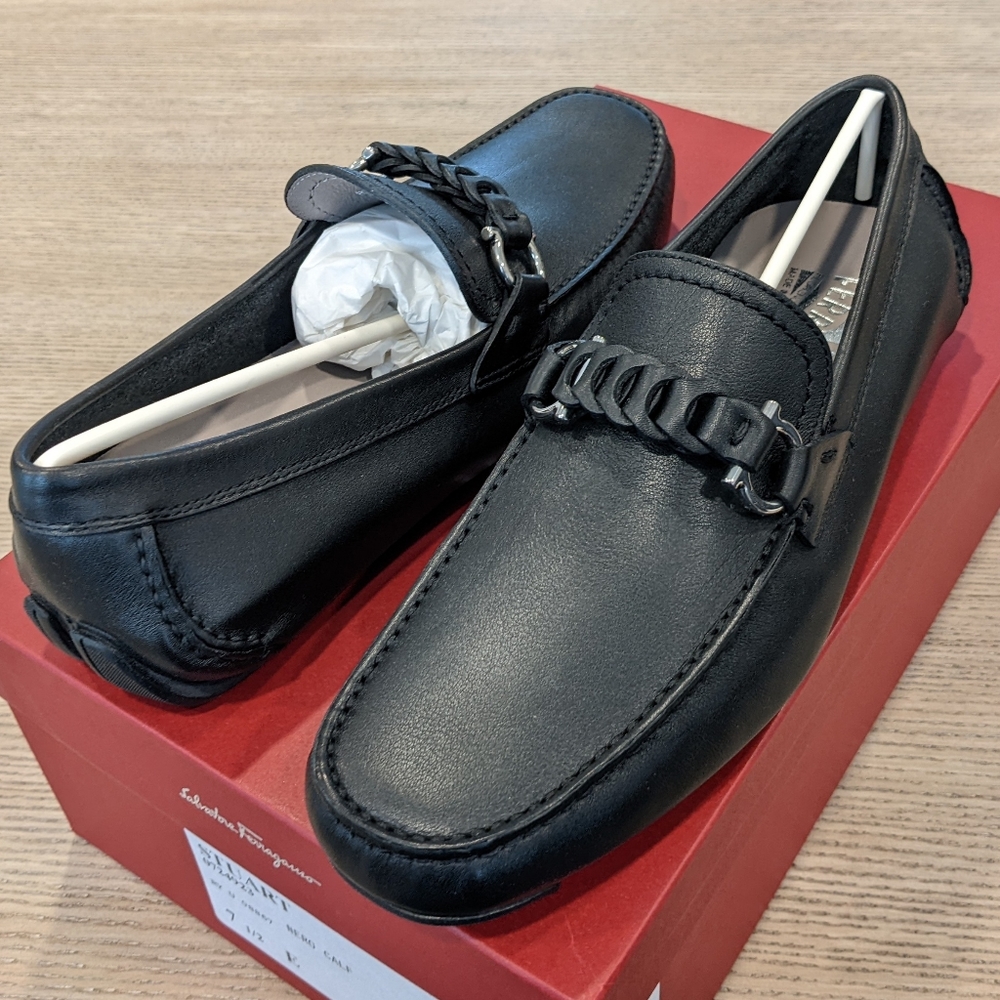 Men's Salvatore Ferragamo "Stuart" Gancio Leather Loafers Black